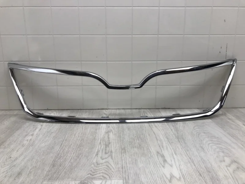 ОКАНТОВКА РЕШЕТКИ РАДИАТОРА Skoda Rapid 2012 5JA853607