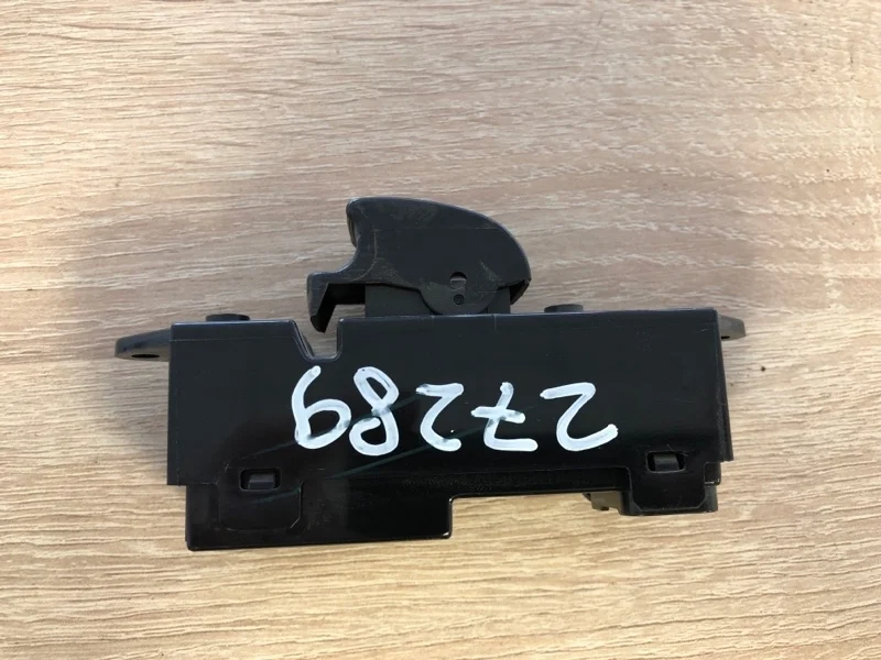 БЛОК УПРАВЛЕНИЯ СТЕКЛОПОДЪЕМНИКАМИ MITSUBISHI OUTLANDER XL 2008-2015 8608A063 CW1W 4B10