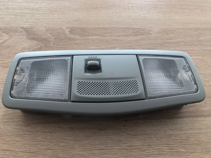 ФОНАРЬ ПОДСВЕТКИ САЛОНА MITSUBISHI OUTLANDER XL 2006 2007 2008 2009 2010 2011 2012 8401A009HA CW1W 4B11