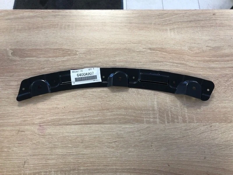 КРОНШТЕЙН БАМПЕРА Mitsubishi Pajero 4 2006- 6400A907 V87W 4M41, передний левый