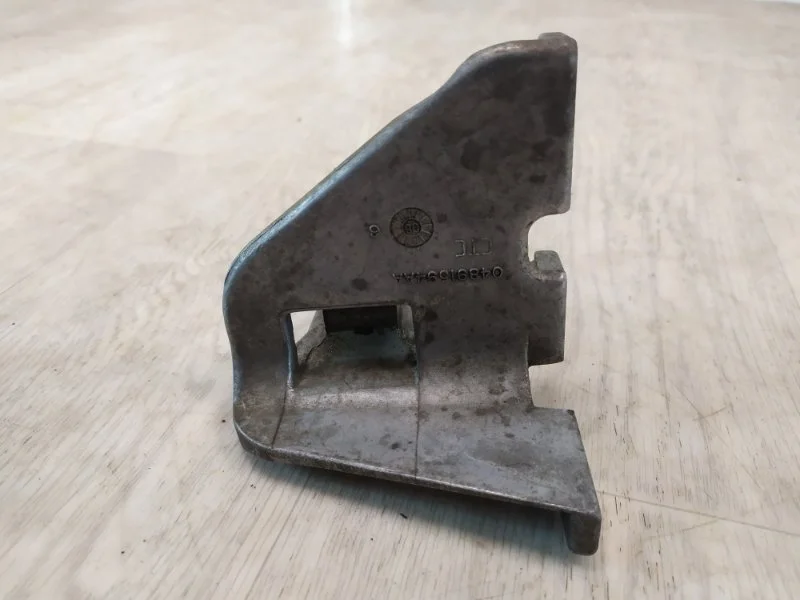 Кронштейн MITSUBISHI OUTLANDER XL 2006 2007 2008 2009 2010 2011 2012 04891594AA CW1W 4B11