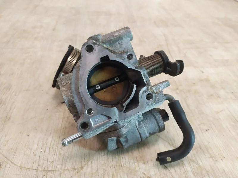 Дросельная заслонка Mazda Mazda 3 2002 L35M13640 BK