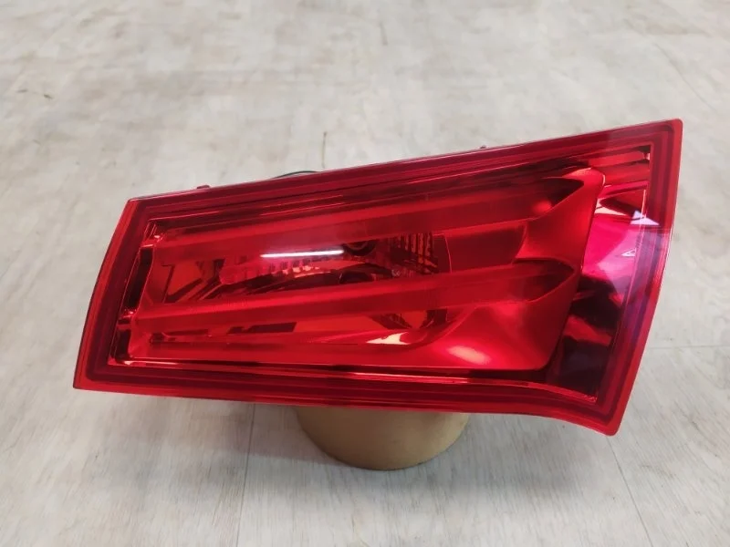 ФОНАРЬ В КРЫШКУ БАГАЖНИКА CITROEN C4 2012 9801856680 B7 EC5, задний правый
