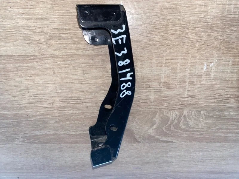 КРОНШТЕЙН БАМПЕРА MITSUBISHI L200 2018- 2019 2020 2021 6400F774 KL1T 4N15, передний левый