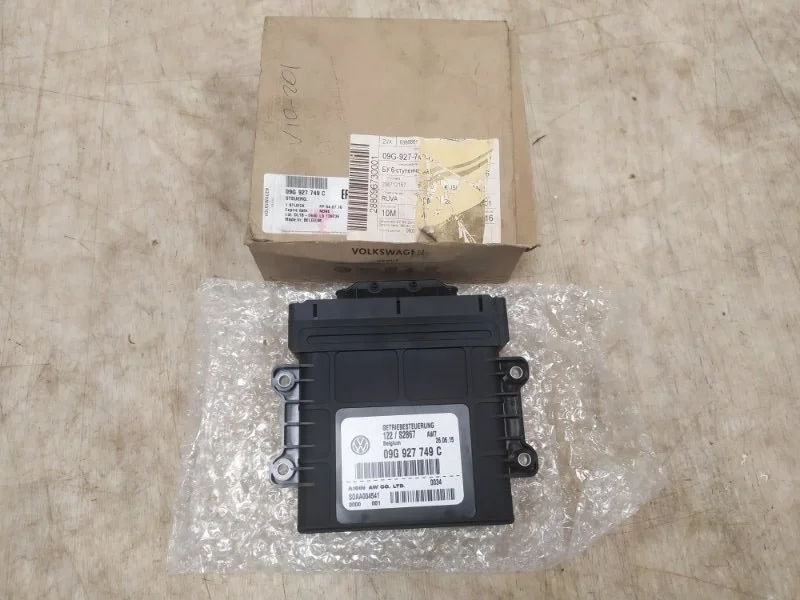 Блок управления АКПП Skoda Octavia 2013 2014 2015 2016 2017 09G927749C 5E3 CSRA