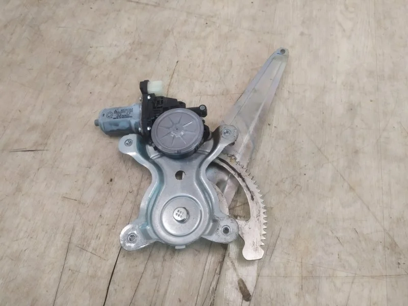 Стеклоподъемник MITSUBISHI PAJERO SPORT 2 2008 2009 2010 2011 2012 2013 2014 2015 2016 MN182353 KH