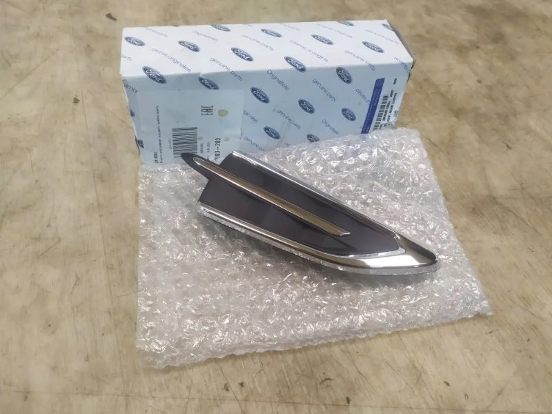 Молдинг на крыло FORD KUGA 2016 2014884 2