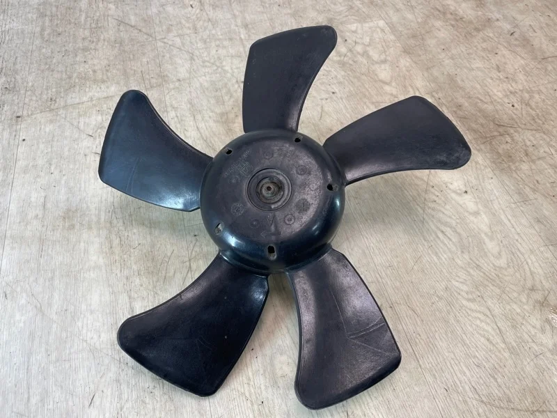 Крыльчатка вентилятора Mitsubishi Lancer 9 2000 2001 2002 2003 2004 2005 2006 2007 2008 2009 2010 2011 MR464708 CS1A 4G13