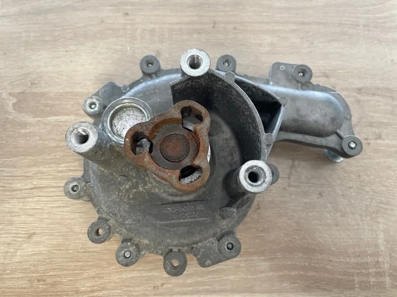 Помпа FORD TRANSIT 1949737