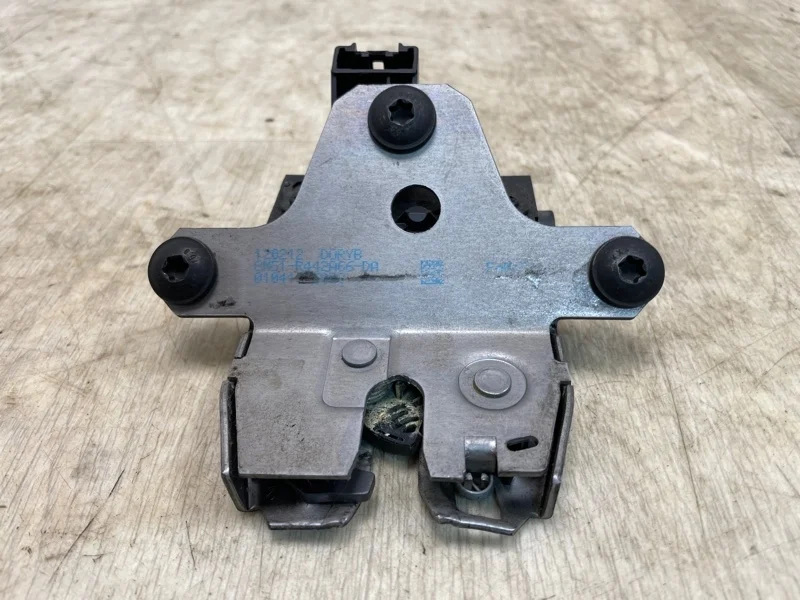 Замок багажника Ford Focus 3 2011 2012 2013 2014 2015 2016 2017 2018 2019 1859161