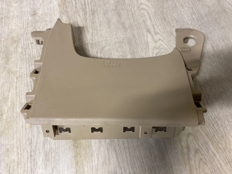 Аирбаг в колени Mitsubishi Outlander 3 2020 2021 2022 7030A316YA GF 4B11 4B12 6B31
