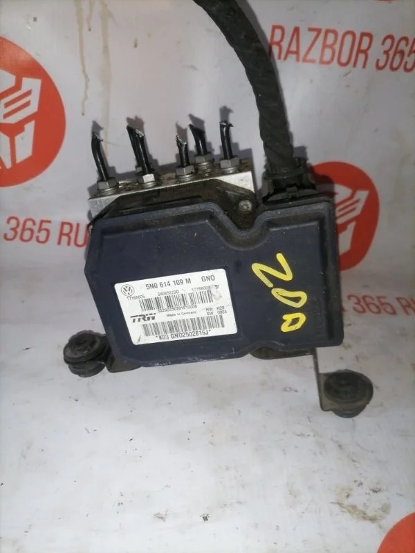 Блок abs Volkswagen Tiguan 2010 5N1