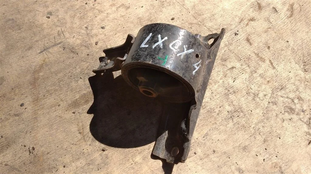 Б.у. опора двигателя MITSUBISHI LANCER CY4A MITSUBISHI LANCER CY4A