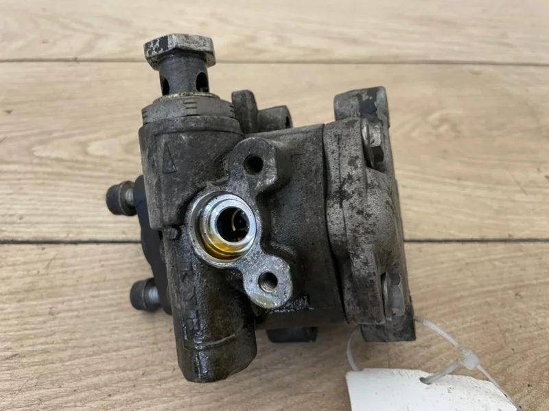 Насос гур VW Touareg GP -Line 2009 7L