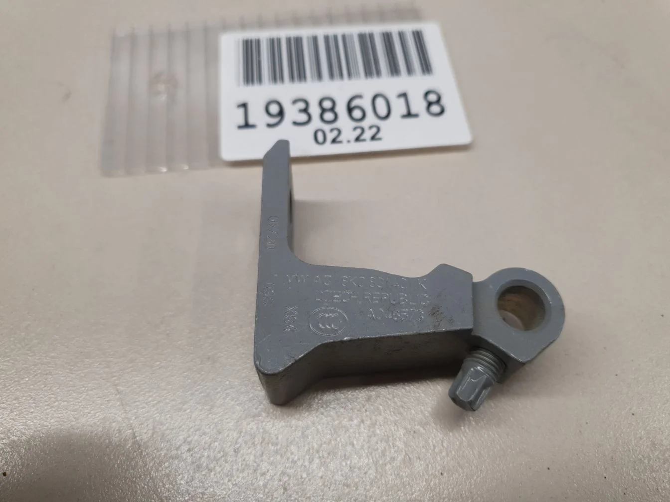 Петля двери передней левой нижняя для Volkswagen Golf 7 2012-2020