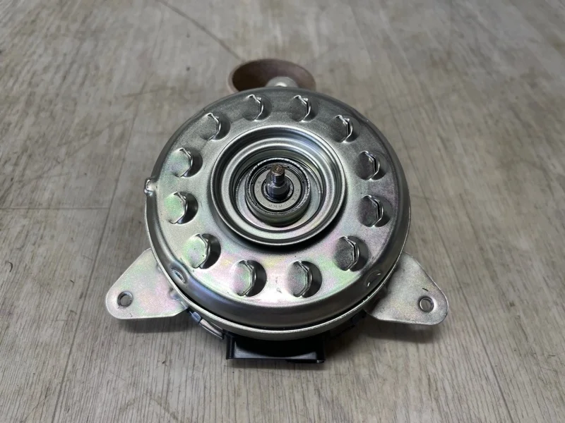 Вентилятор радиатора MITSUBISHI OUTLANDER 3 2012 2013 2014 2015 2016 2017 2017 2018 2019 2020 2021 2022 1355A299 GF 4B10 4B11 4B12 6B31, правый