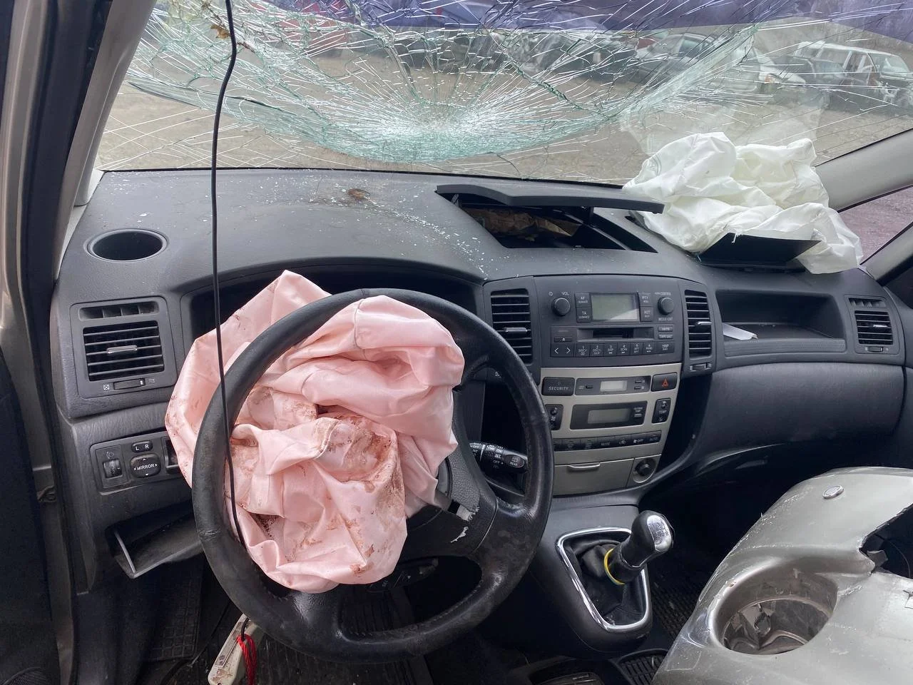 Продажа Toyota Corolla Verso 1.6 (110Hp) (3ZZ-FE) FWD MT по запчастям