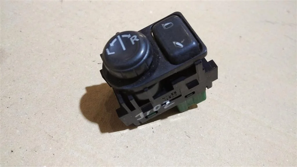 Б.у. блок управления зеркалами NISSAN QASHQAI+2 JJ10 NISSAN QASHQAI+2 JJ10
