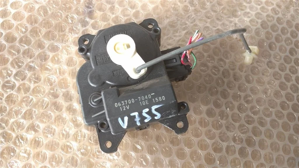 Б.у. сервопривод заслонки печки MITSUBISHI PAJERO V75W MITSUBISHI PAJERO V75W