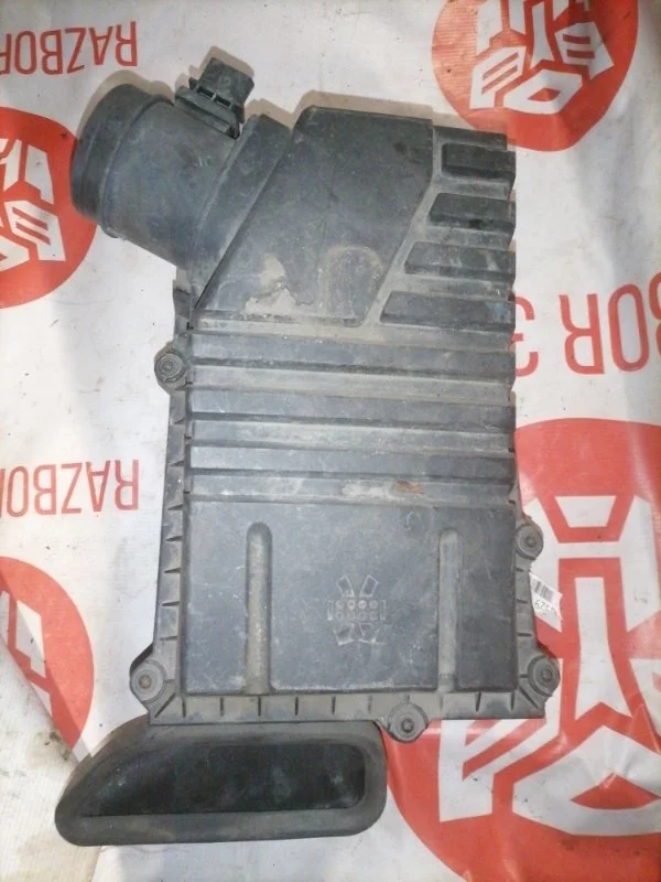 Корпус воздушного фильтра Volkswagen Passat B6