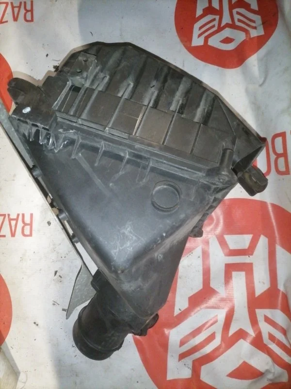 Корпус воздушного фильтра Audi A4 2006 8ED