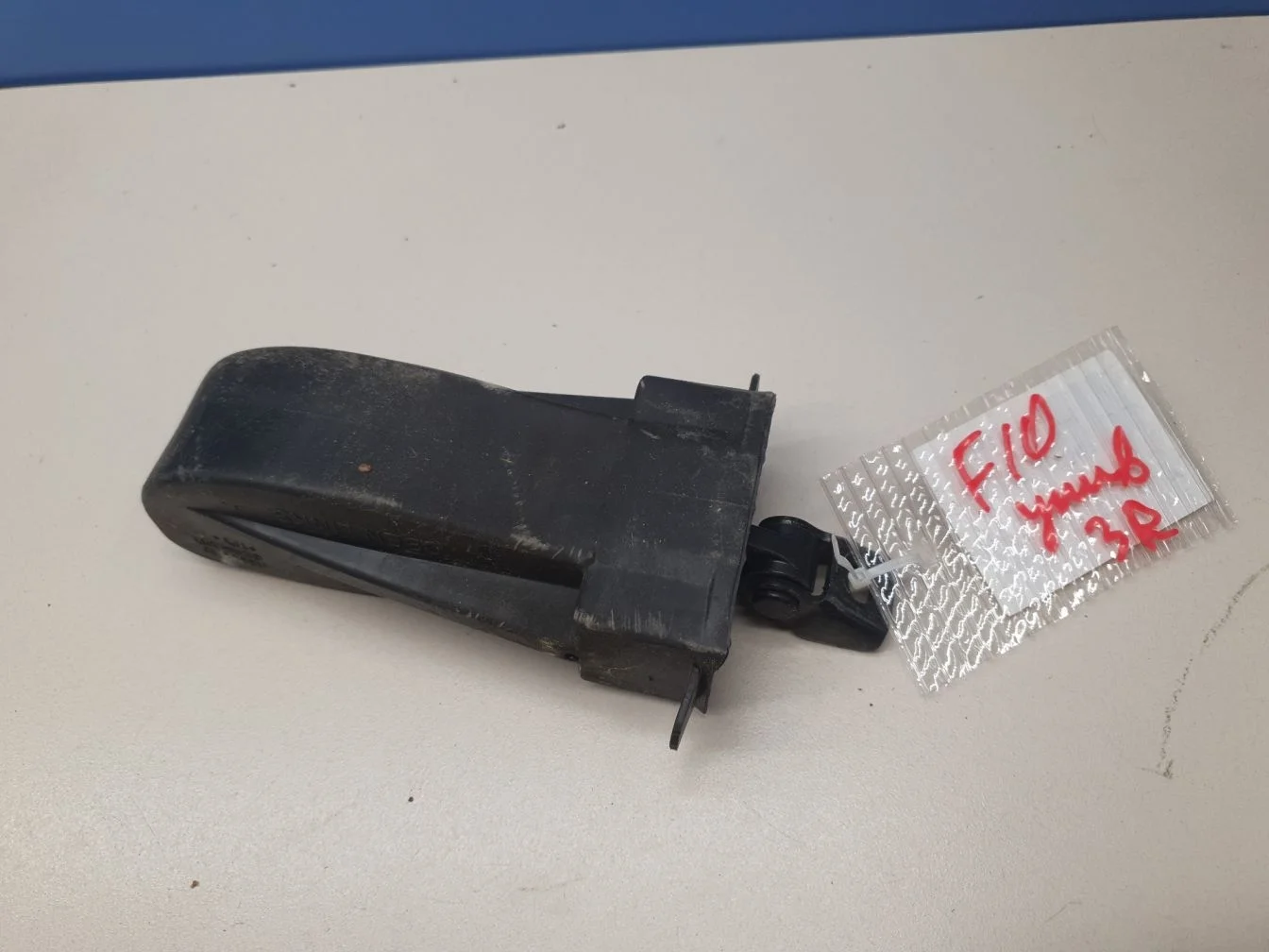 Ограничитель двери задней левой для BMW 5 F10 2009-2017