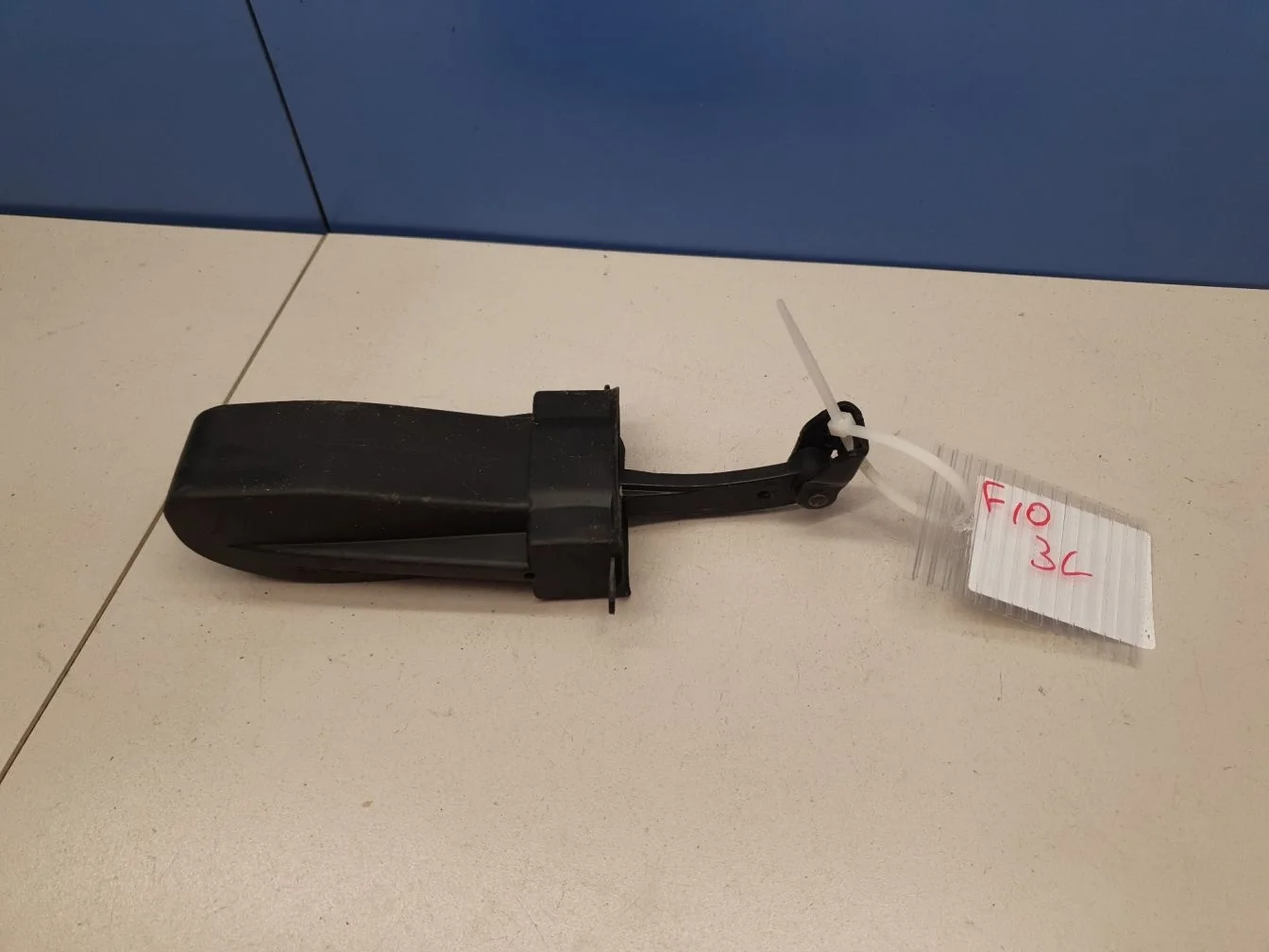 Ограничитель двери задней левой для BMW 5 F10 2009-2017