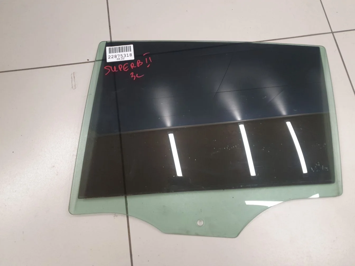 Стекло двери задней левой для Skoda Superb 3T 2008-2015