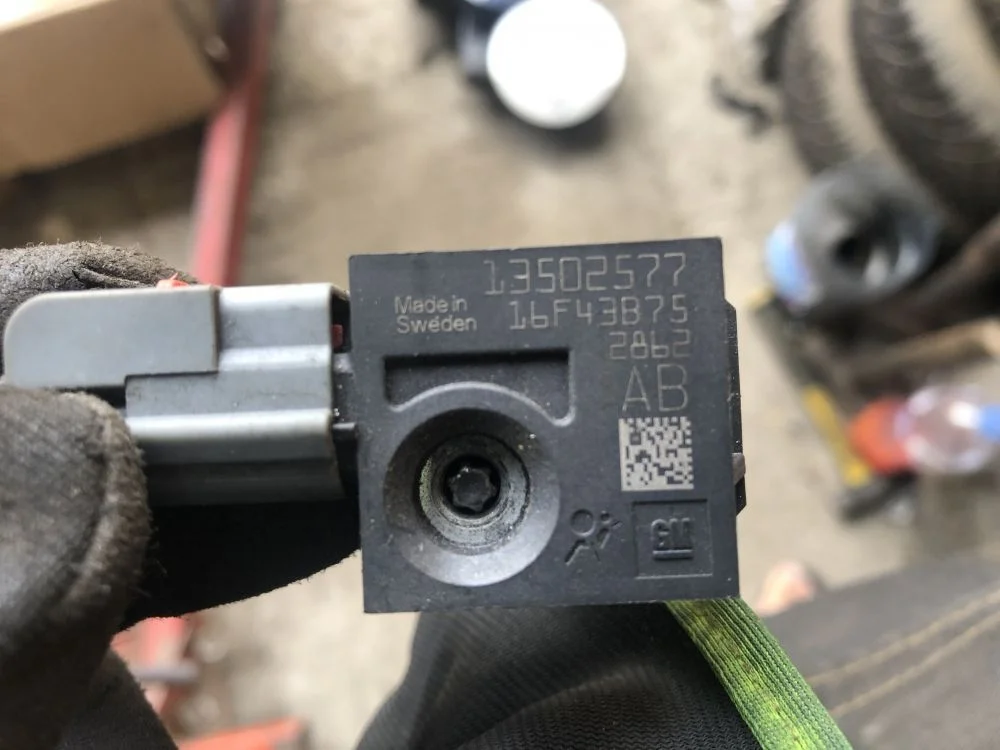 датчик удара opel astra J