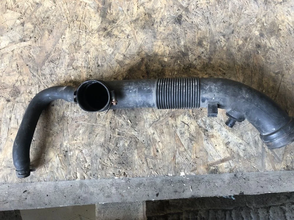 патрубок воздушный opel corsa D Z12XEP Z14XEP Z10XEP