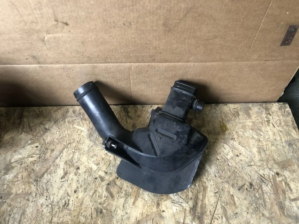 резонатор воздушного фильтра honda civic 8 5d