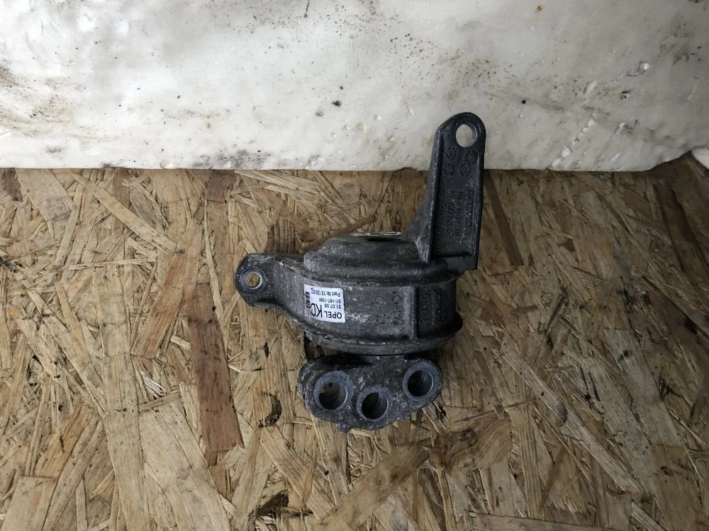 подушка двигателя правая opel astra H