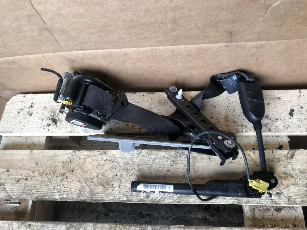 ремень безопасности пиропатрон левый opel astra J