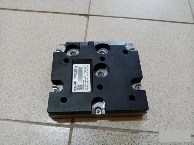 Цифровой тв-тюнер (dvb-t) VW Touareg 2 2010-2018 7P