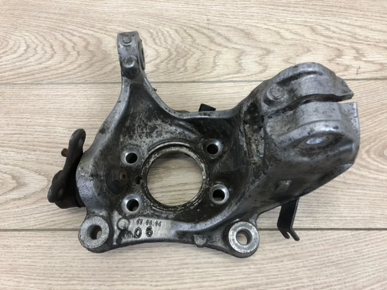 Кулак поворотный VW Passat B6 2006-2011 3C