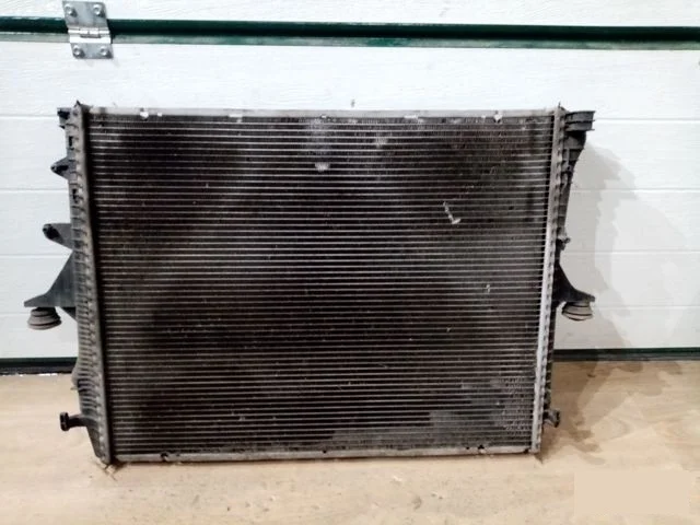 Радиатор охлаждения двс Audi Q7 2006-2015 4L