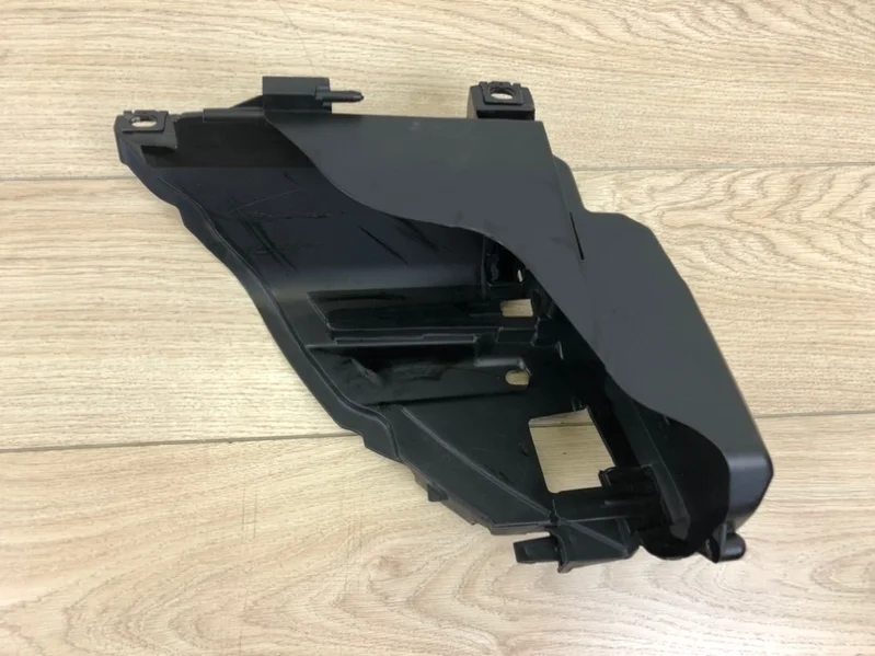 Кронштейн крепления фары Audi Q7 2010-2015 4L