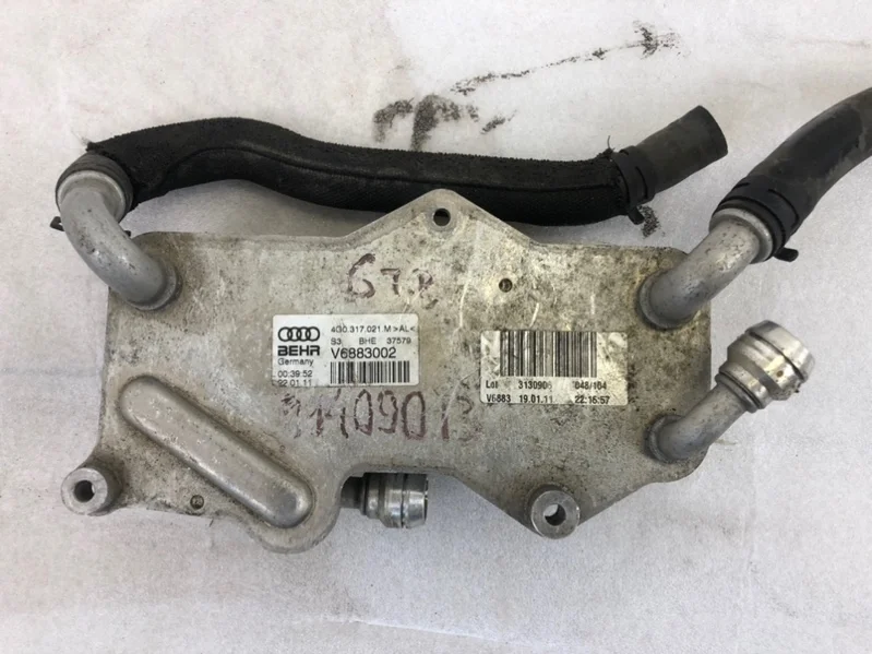 Масляный радиатор коробки передач Audi A7 2011-2017 4G8