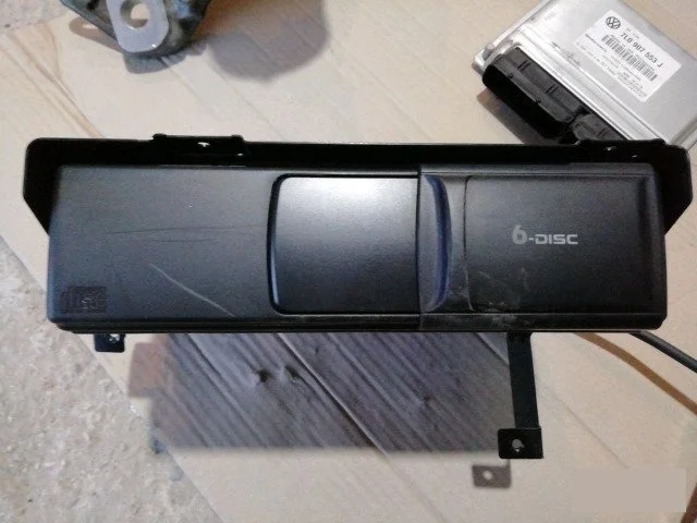 Cd/mp3-чейнджер VW Touareg 2003-2010 7L