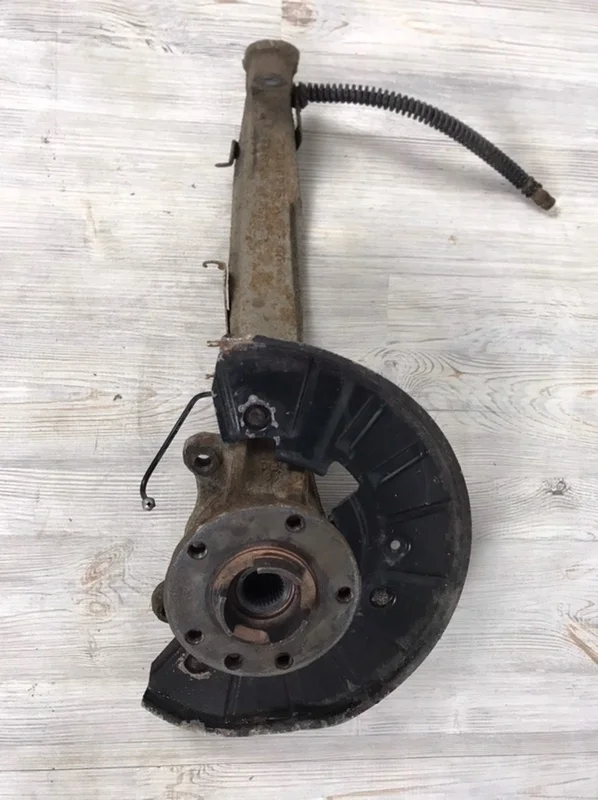 Кулак поворотный со ступицей Audi Q7 2006-2010 4L