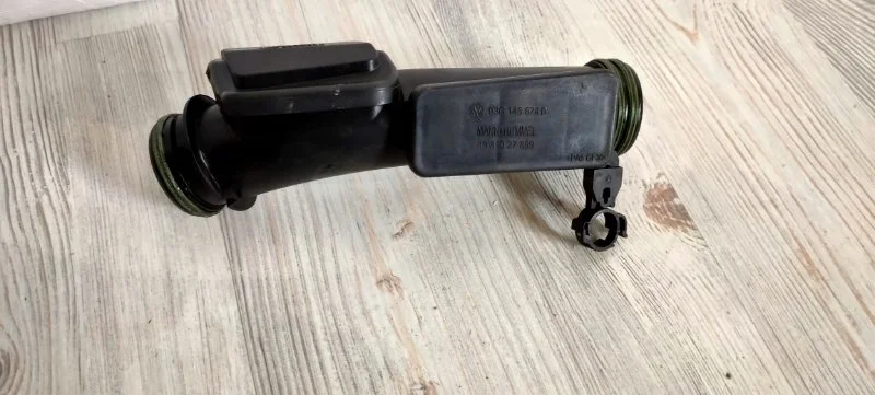 Патрубок интеркулера VW Tiguan 2007-2016 5N