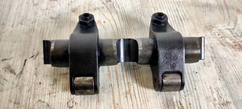 Коромысло клапана VW Touareg 2003-2010 7L