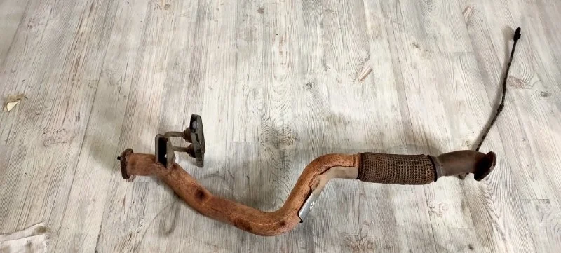 Приемная труба глушителя VW Passat 2011-2015 B7