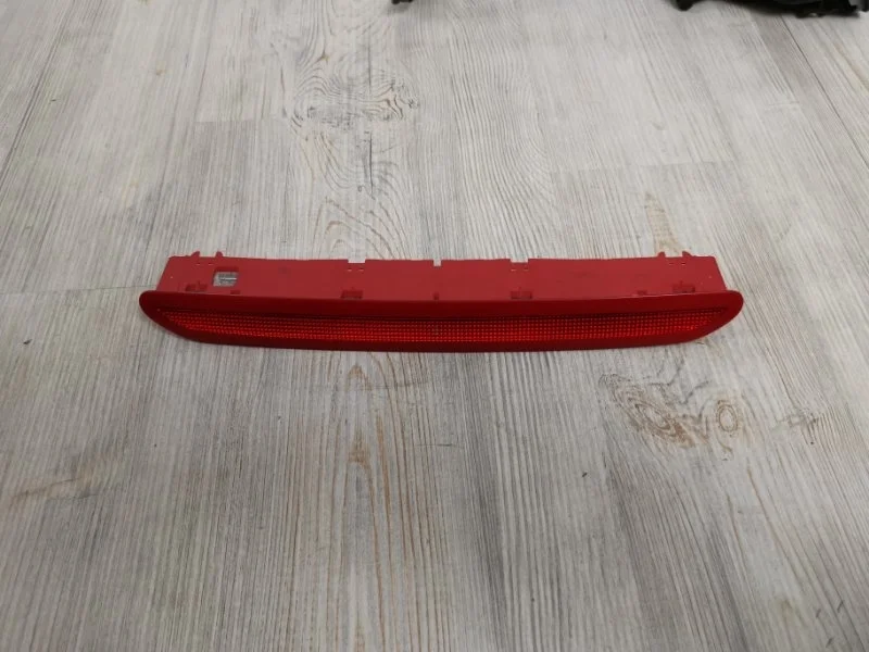 Фонарь в крышку багажника VW Tiguan 2008-2017 5N