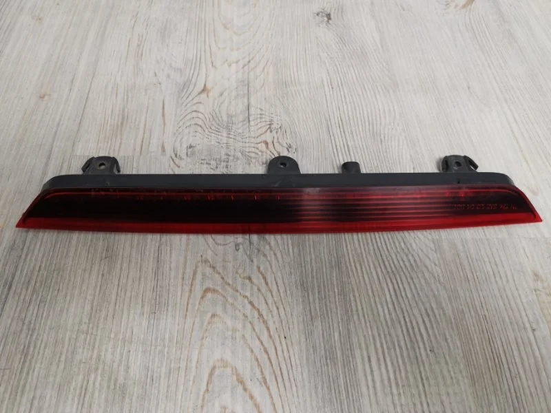 Фонарь в крышку багажника Audi Q7 2006-2015 4L