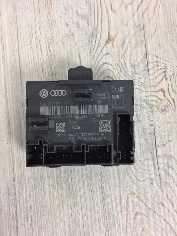 Блок управления двери Audi A7 2011-2017 4G8
