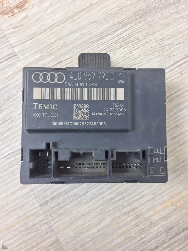 Блок управления двери Audi Q7 2006-2015 4L