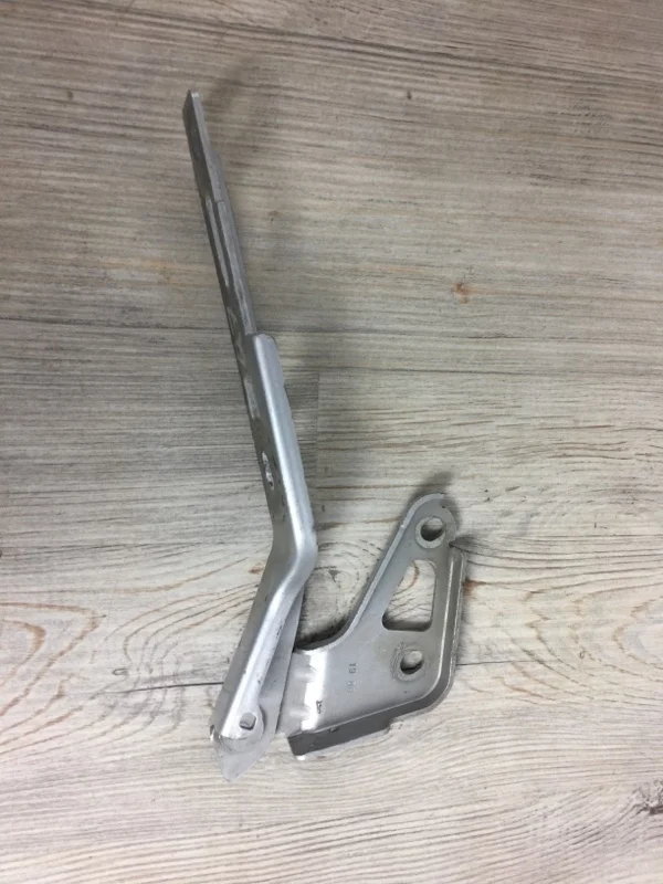 Петля капота Audi Q7 2006-2015 4L