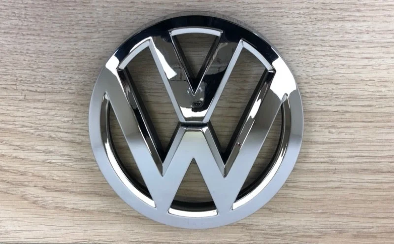 Эмблема VW Touareg NF 2010-2014 7P