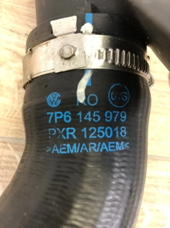 Напорный шланг VW Touareg 2 2010-2018 7P